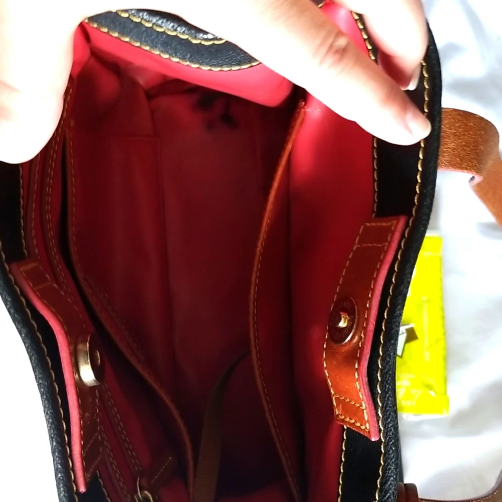 Dooney and Bourke medium size bag - Picture 4 of 7